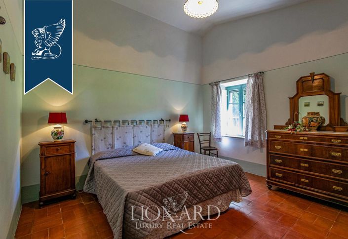 Image No.45-Ferme de 9 chambres à vendre à Sarteano