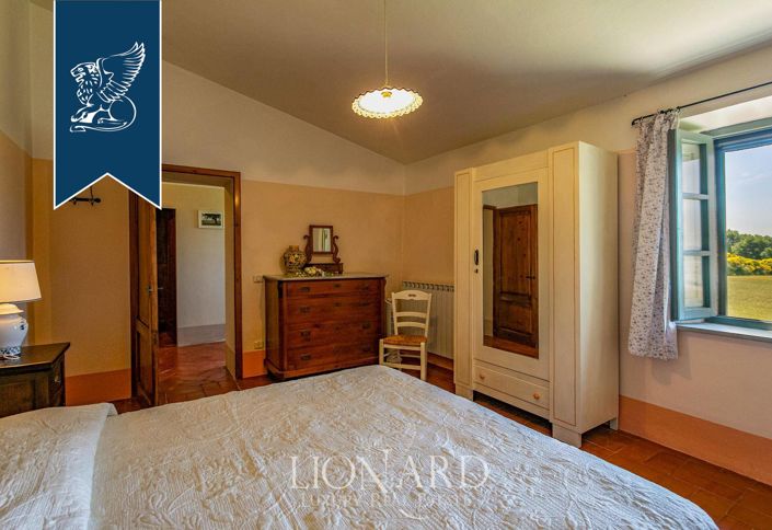 Image No.47-Ferme de 9 chambres à vendre à Sarteano