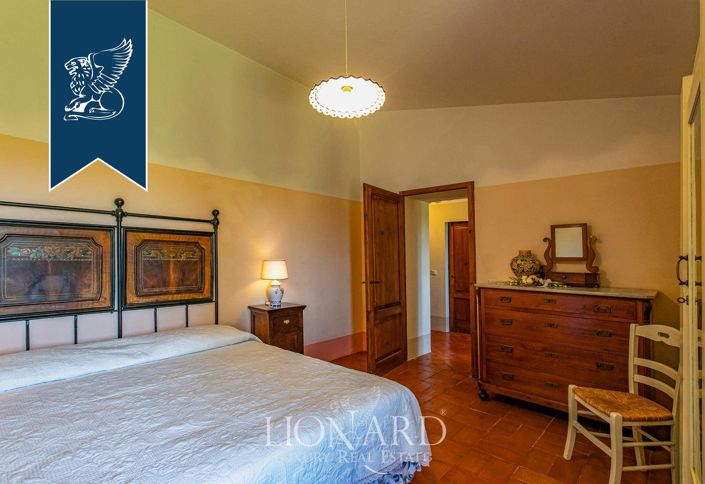 Image No.49-Ferme de 9 chambres à vendre à Sarteano