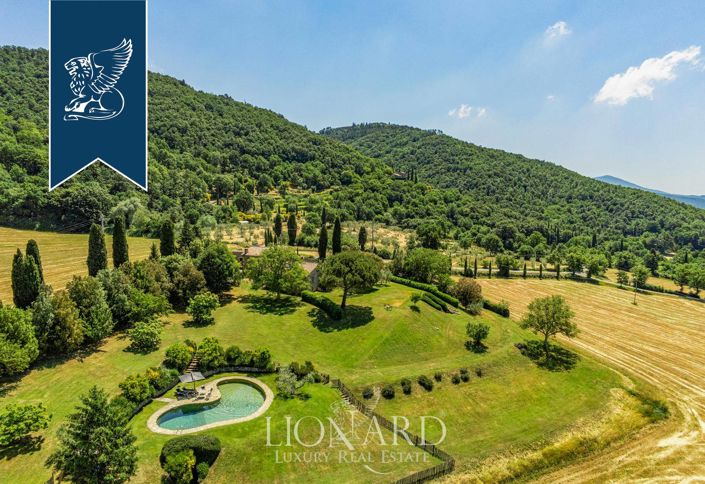 Image No.5-Ferme de 9 chambres à vendre à Sarteano