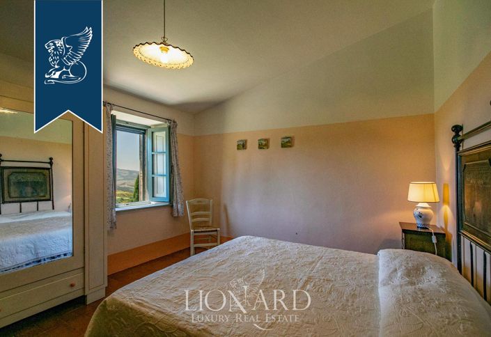 Image No.50-Ferme de 9 chambres à vendre à Sarteano