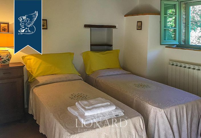 Image No.58-Ferme de 9 chambres à vendre à Sarteano