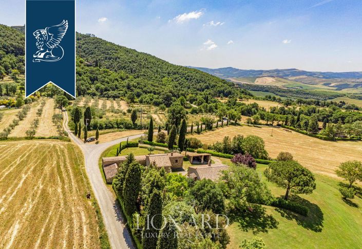Image No.8-Ferme de 9 chambres à vendre à Sarteano