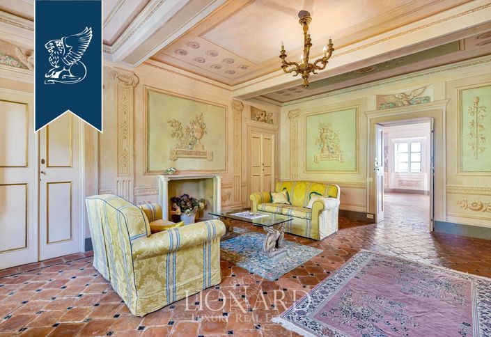 Image No.11-8 Bed Villa for sale