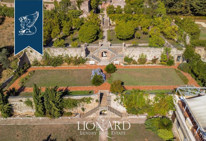 Image No.2-8 Bed Villa for sale