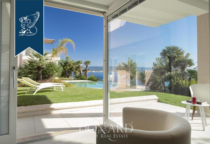 Image No.5-8 Bed Villa for sale