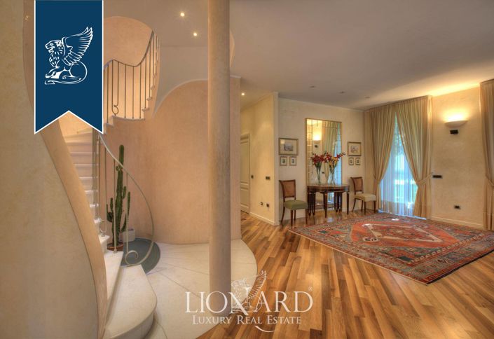 Image No.22-Villa de 4 chambres à vendre à Como