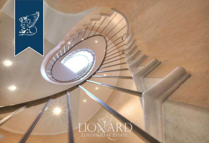 Image No.23-Villa de 4 chambres à vendre à Como