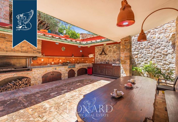 Image No.10-12 Bed Villa for sale