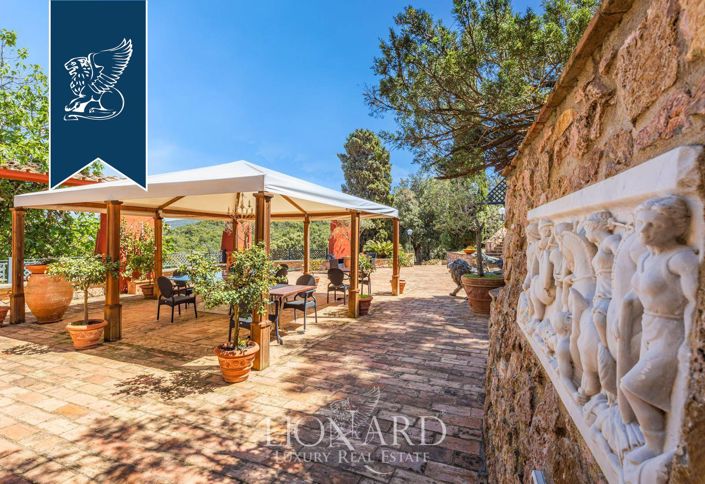 Image No.12-12 Bed Villa for sale