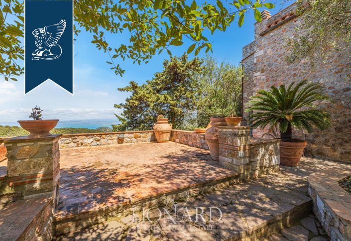 Image No.17-12 Bed Villa for sale