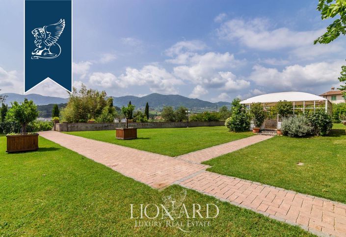 Image No.17-12 Bed Villa for sale