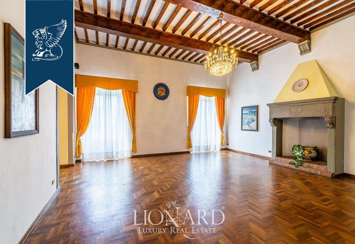 Image No.33-12 Bed Villa for sale