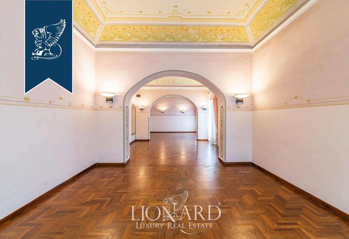 Image No.39-12 Bed Villa for sale