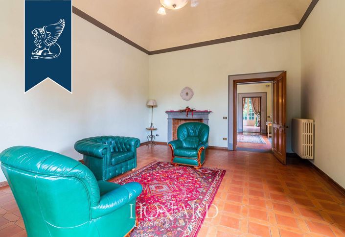 Image No.48-12 Bed Villa for sale