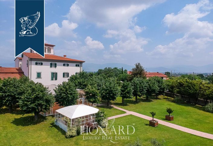 Image No.55-12 Bed Villa for sale