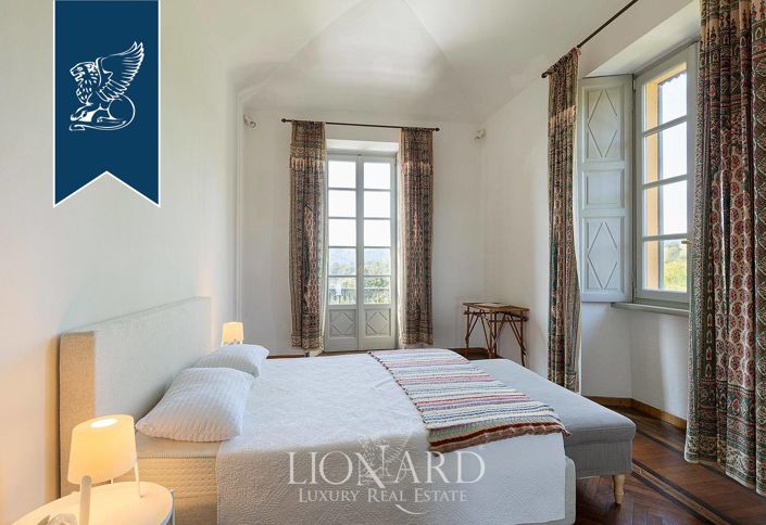 Image No.44-5 Bed Villa for sale