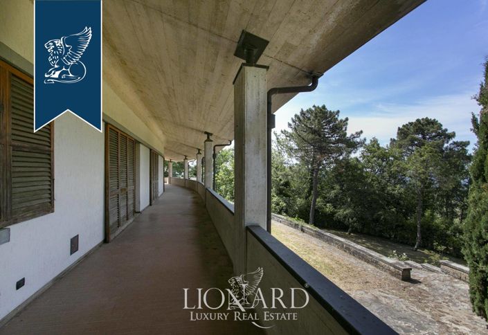 Image No.25-9 Bed Villa for sale