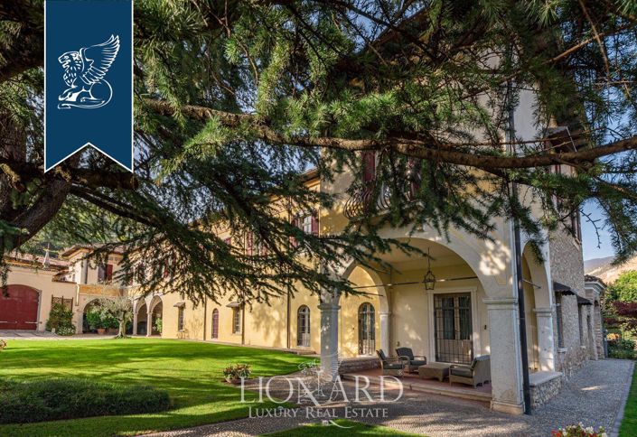 Image No.10-8 Bed Property for sale