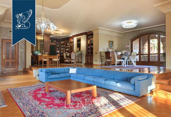 Image No.16-5 Bed Villa for sale