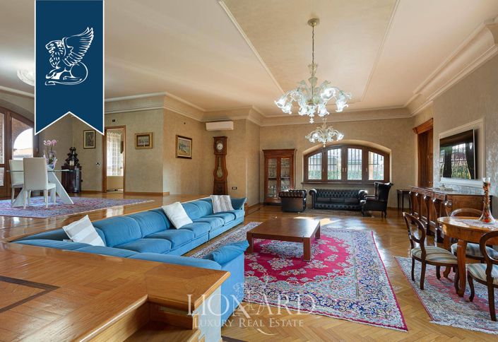 Image No.20-5 Bed Villa for sale