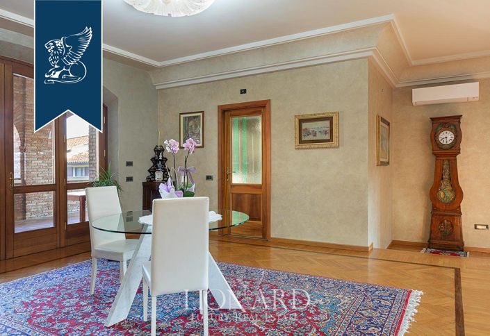 Image No.26-5 Bed Villa for sale