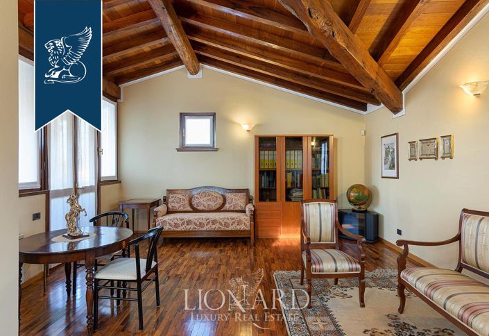 Image No.29-5 Bed Villa for sale