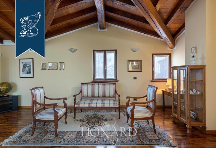 Image No.30-5 Bed Villa for sale