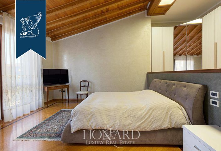 Image No.35-5 Bed Villa for sale