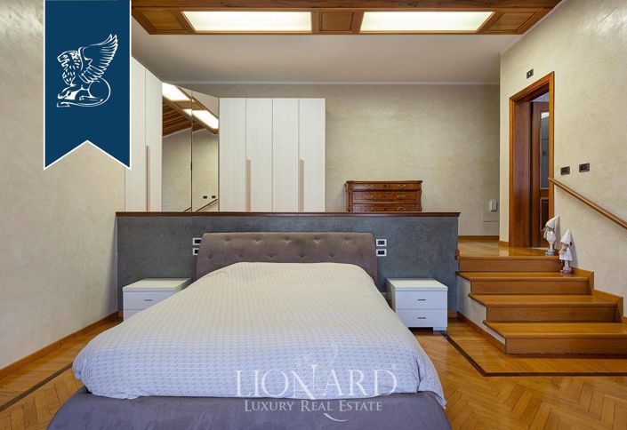 Image No.37-5 Bed Villa for sale