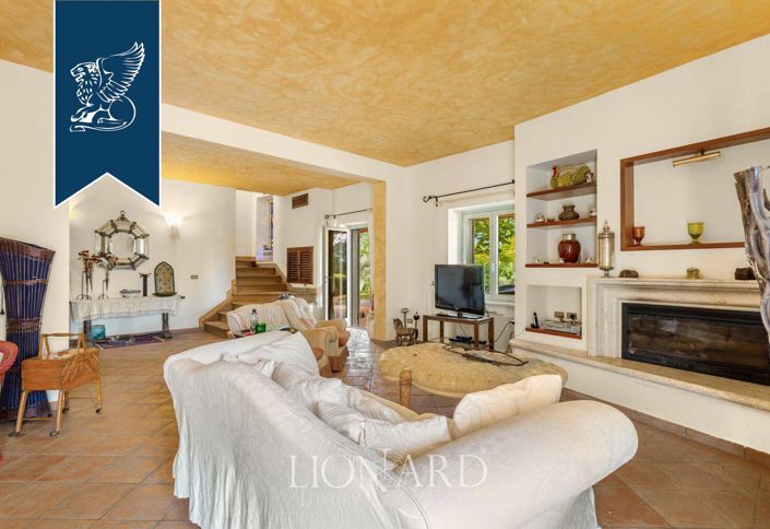 Image No.19-7 Bed Farmhouse for sale