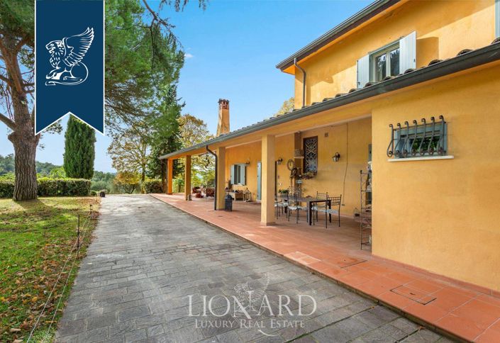 Image No.6-7 Bed Farmhouse for sale