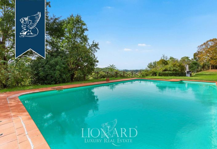 Image No.7-7 Bed Farmhouse for sale