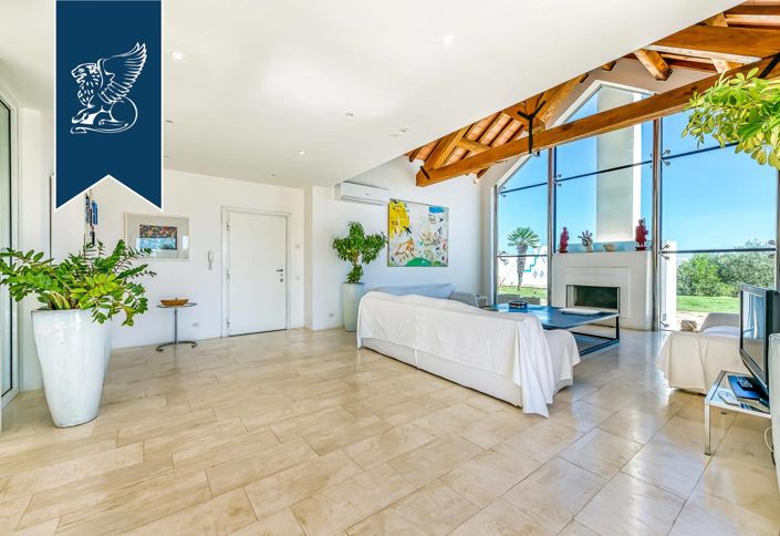 Image No.25-5 Bed Villa for sale