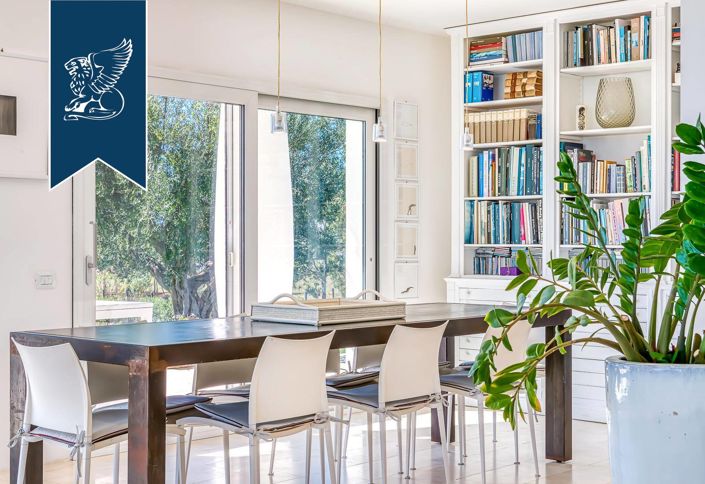 Image No.28-5 Bed Villa for sale