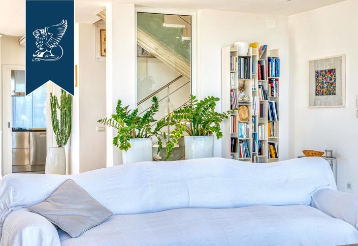 Image No.30-5 Bed Villa for sale