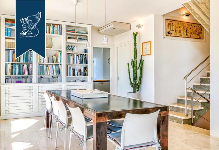 Image No.34-5 Bed Villa for sale