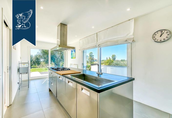 Image No.38-5 Bed Villa for sale