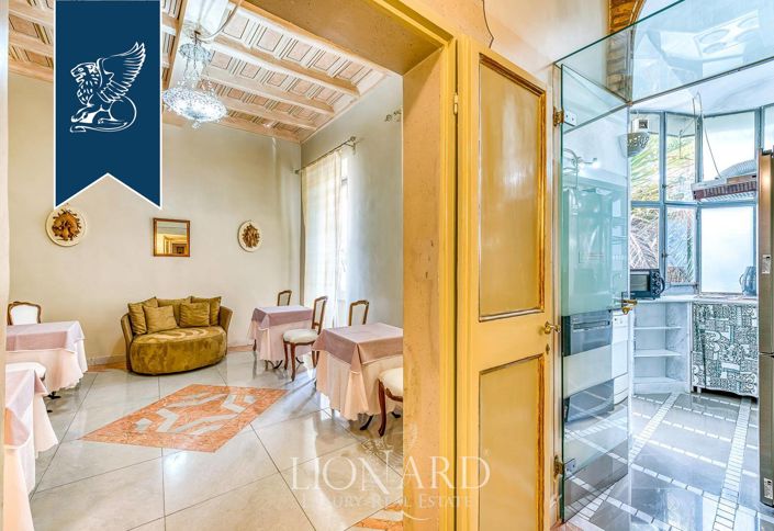 Image No.19-8 Bed Apartment for sale