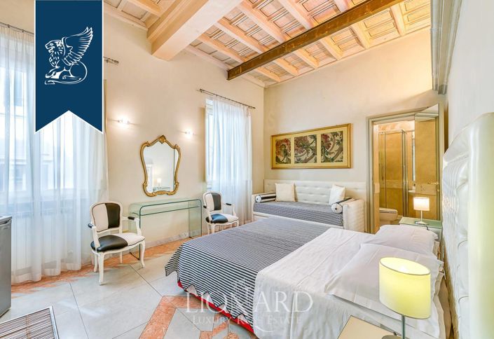 Image No.28-8 Bed Apartment for sale