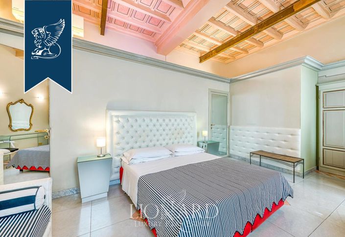 Image No.31-8 Bed Apartment for sale