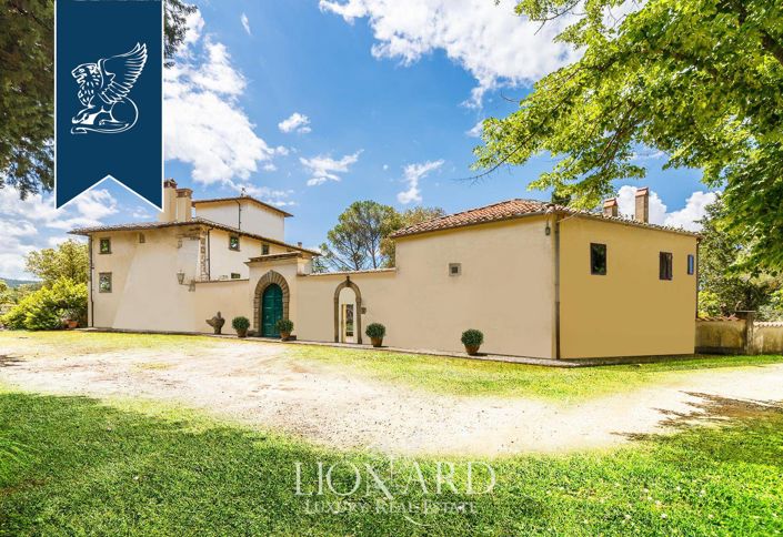 Image No.18-12 Bed Villa for sale