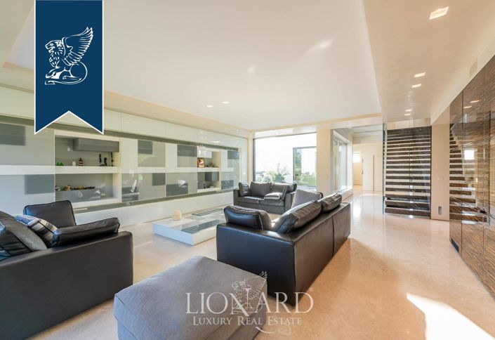 Image No.24-4 Bed Villa for sale