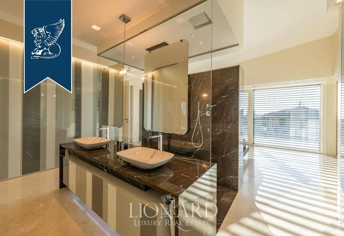 Image No.40-4 Bed Villa for sale