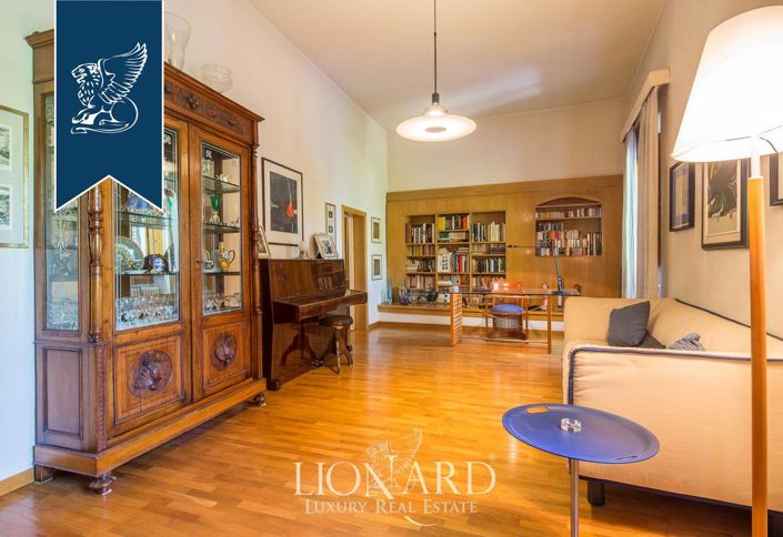 Image No.36-5 Bed Villa for sale