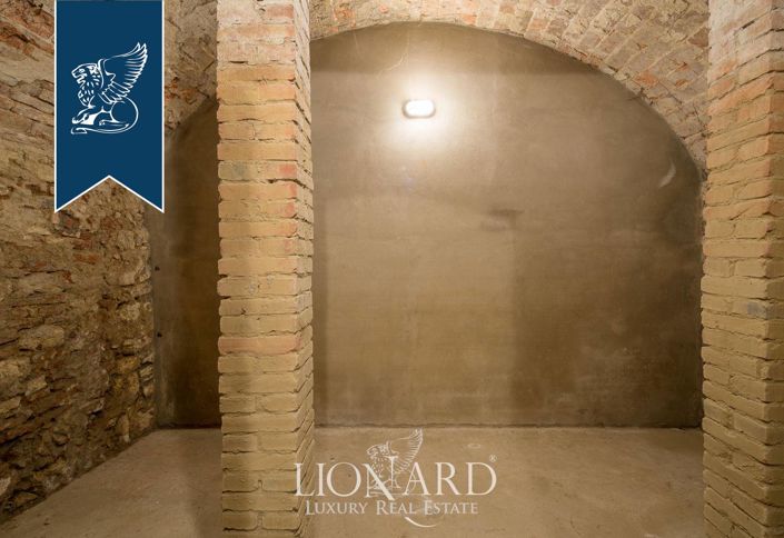 Image No.58-5 Bed Villa for sale