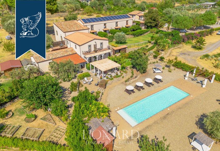 Image No.13-13 Bed Farmhouse for sale