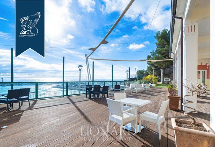 Image No.14-Villa de 43 chambres à vendre à Finale Ligure