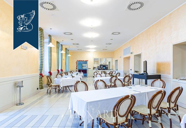 Image No.30-Villa de 43 chambres à vendre à Finale Ligure