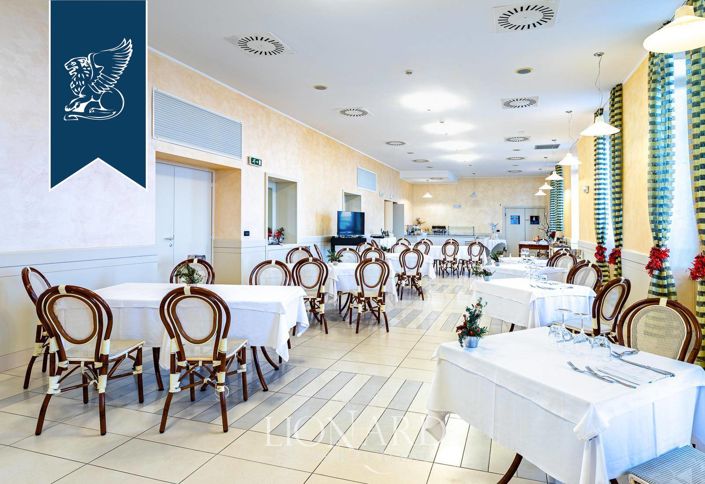 Image No.31-Villa de 43 chambres à vendre à Finale Ligure